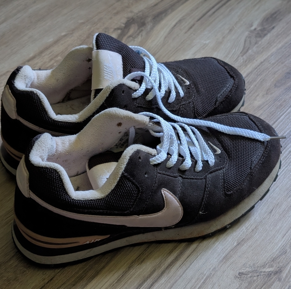 Nike Air Waffle Trainer Sneakers Women's Size 8 Chocolate Brown Pink Suede